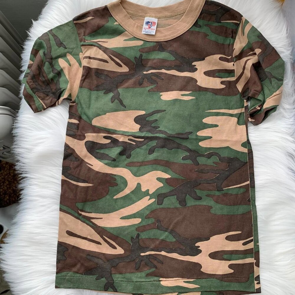 NWOT Vintage DG Sportswear Green camo beige collar short sleeve t-shirt M 10/12